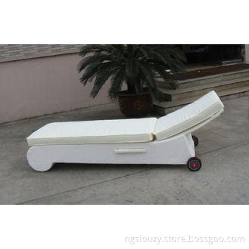 Patio Wicker Chaise Lounge , White Poolside / Balcony Loung